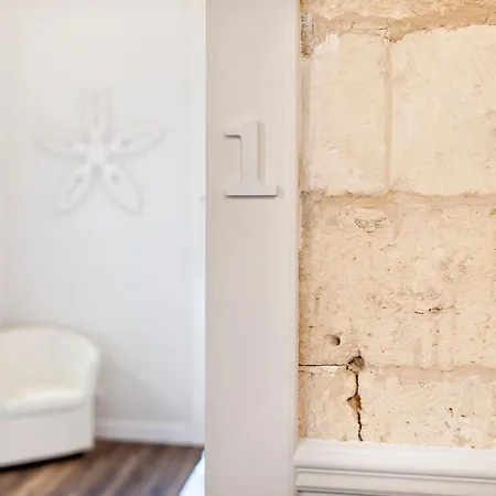 Vittoria Luxury House Bed & Breakfast 4*