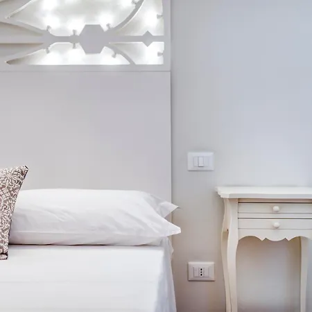 Vittoria Luxury House 4* 레체