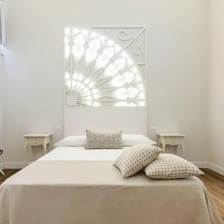 Vittoria Luxury House 4* לצ'ה