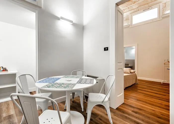 לינה וארוחת בוקר Vittoria Luxury House לצ'ה