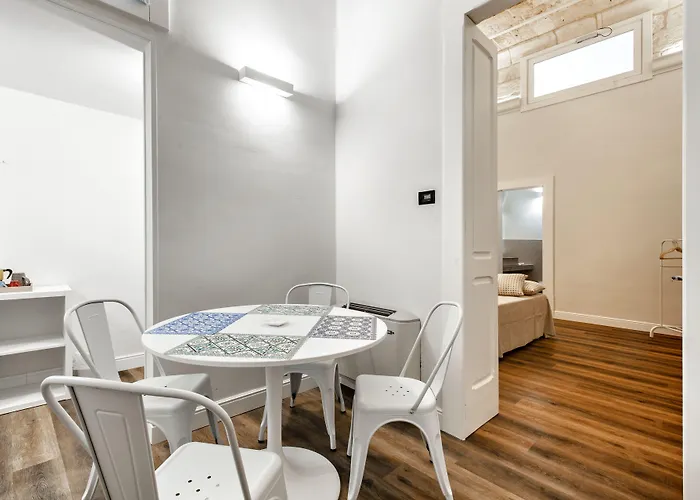 Vittoria Luxury House לינה וארוחת בוקר לצ'ה